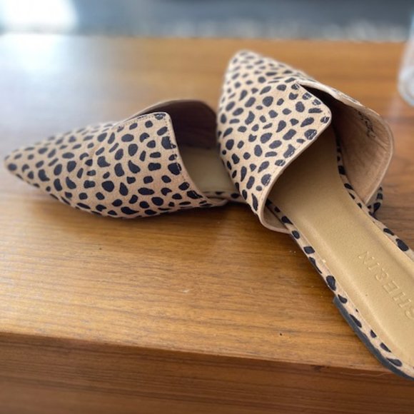 Black and tan flats - Picture 3 of 6